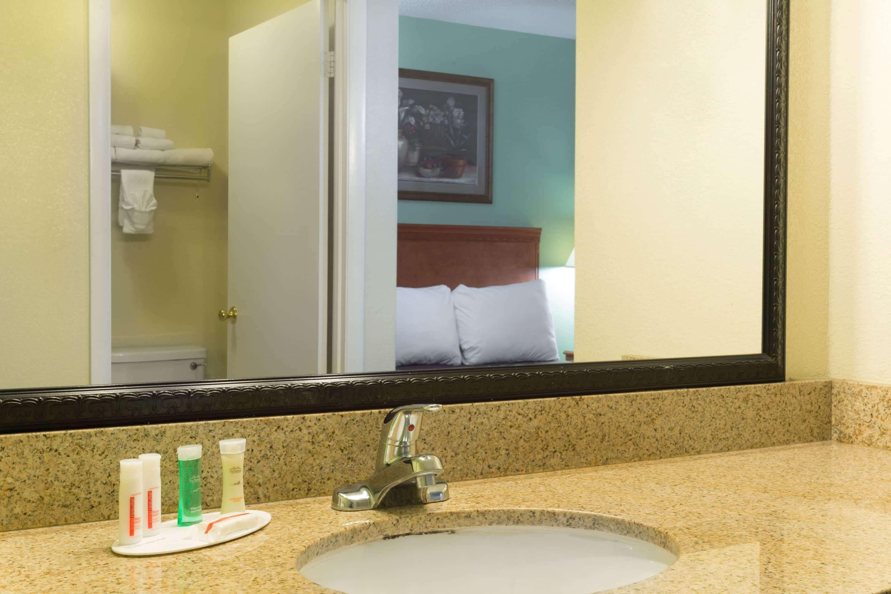 Howard Johnson By Wyndham Tallahassee Luaran gambar